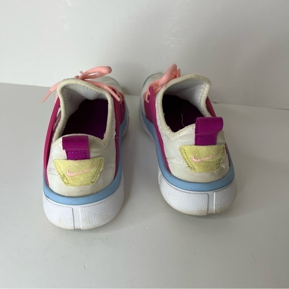 Nikes sneakers womens size 6 - Picture 3 of 7